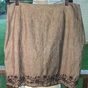 Womans Cute Black & White Mini Skirt with Cut Out Detail at Bottom size 12